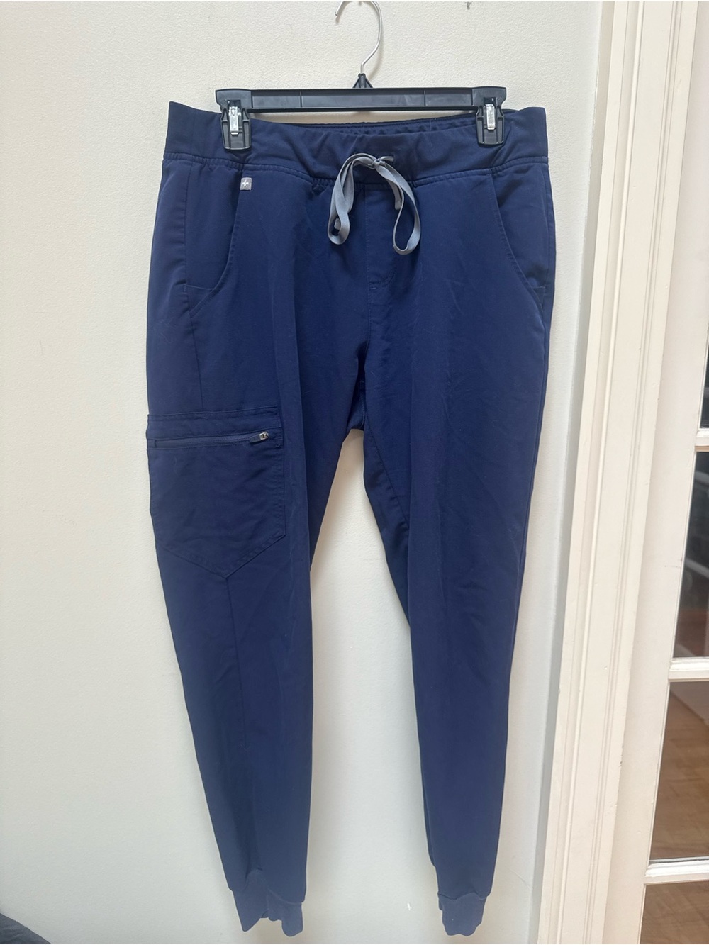 FIGS Zamora Scrub pants joggers size Medium M Navy/gray